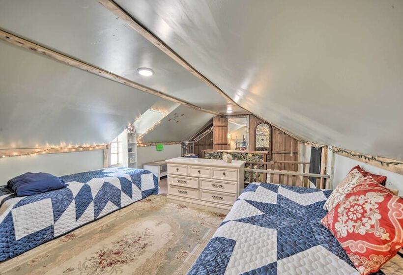 Pet Friendly Harper Farmhouse W/ Large Deck!