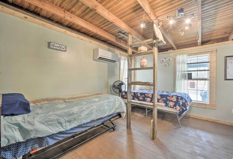 Pet Friendly Harper Farmhouse W/ Large Deck!