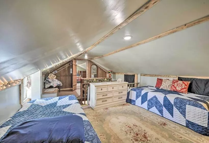 Pet Friendly Harper Farmhouse W/ Large Deck!
