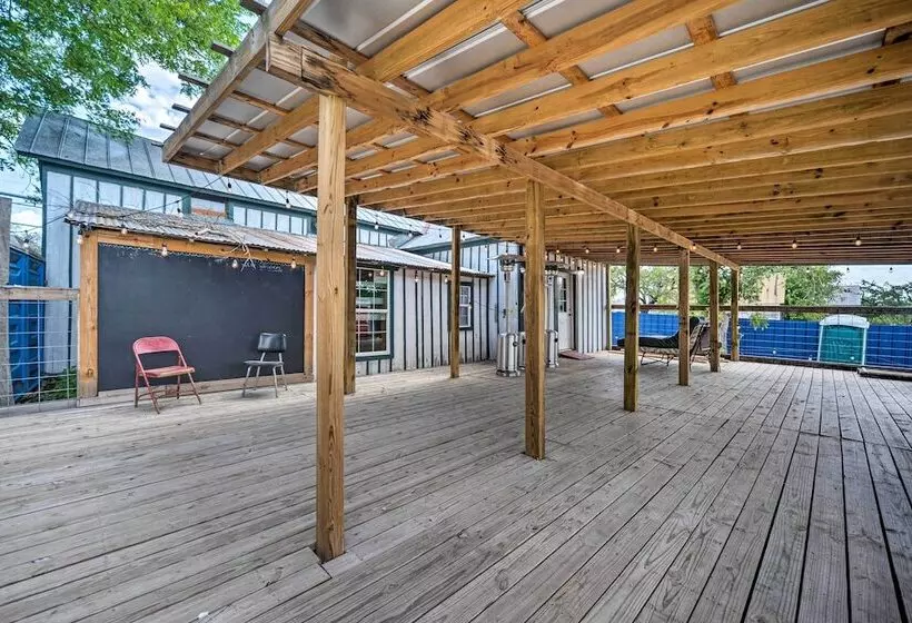 Pet Friendly Harper Farmhouse W/ Large Deck!