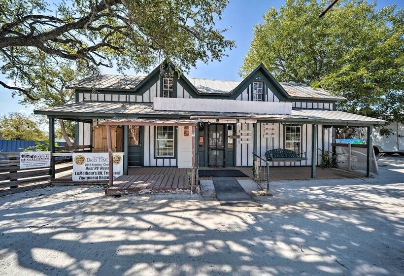 Pet Friendly Harper Farmhouse W/ Large Deck!