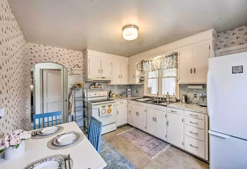 Pet Friendly Mohnton House Near Golf Course!