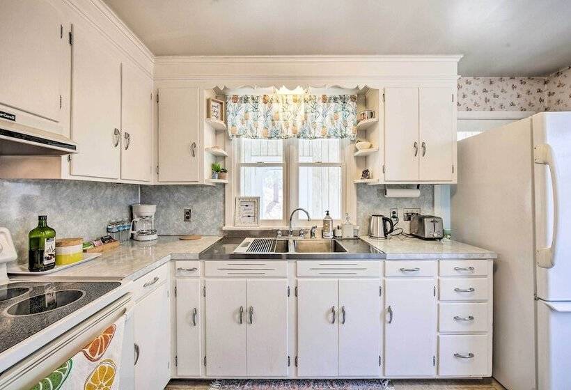 Pet Friendly Mohnton House Near Golf Course!