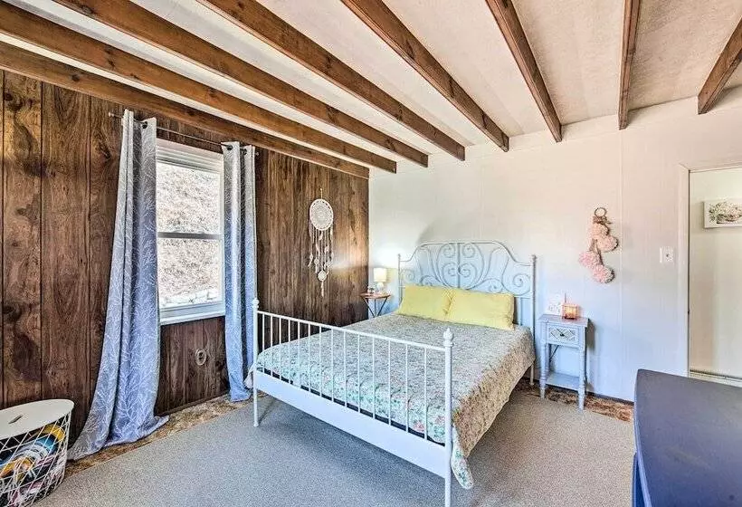 Pet Friendly Mohnton House Near Golf Course!