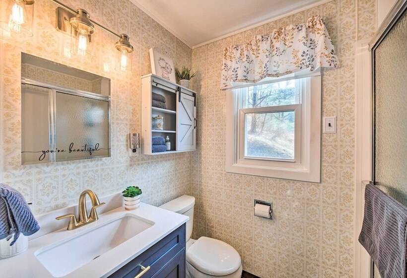 Pet Friendly Mohnton House Near Golf Course!