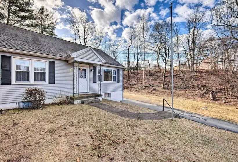 Pet Friendly Mohnton House Near Golf Course!