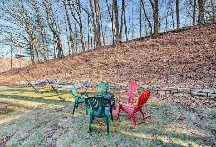 Pet Friendly Mohnton House Near Golf Course!