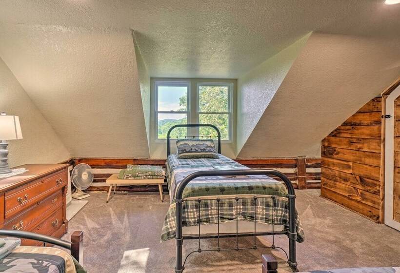 Pet Friendly Speedwell Cabin, 1 Mi To Water!