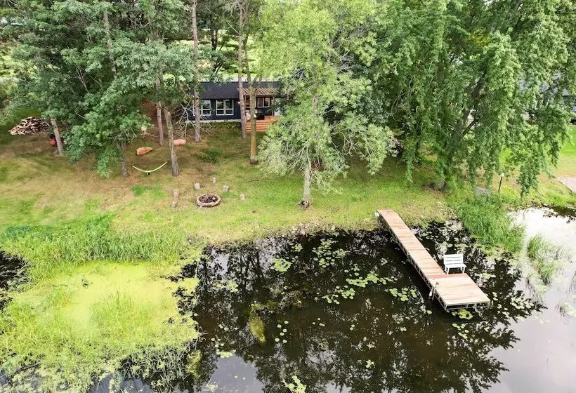 Pine City Getaway, Steps From Snake River!