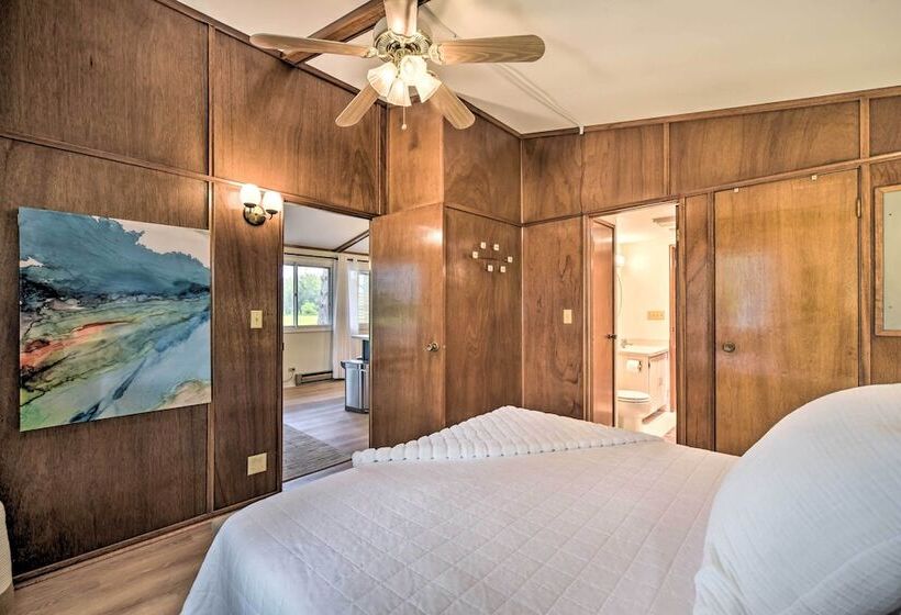 Pine City Getaway, Steps From Snake River!