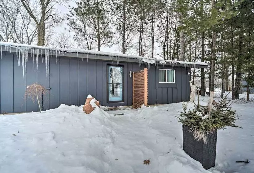 Pine City Getaway, Steps From Snake River!