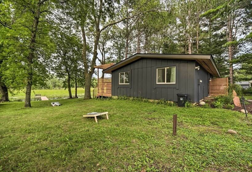 Pine City Getaway, Steps From Snake River!