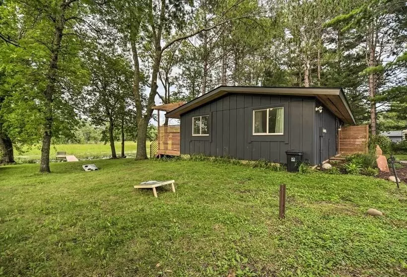 Pine City Getaway, Steps From Snake River!