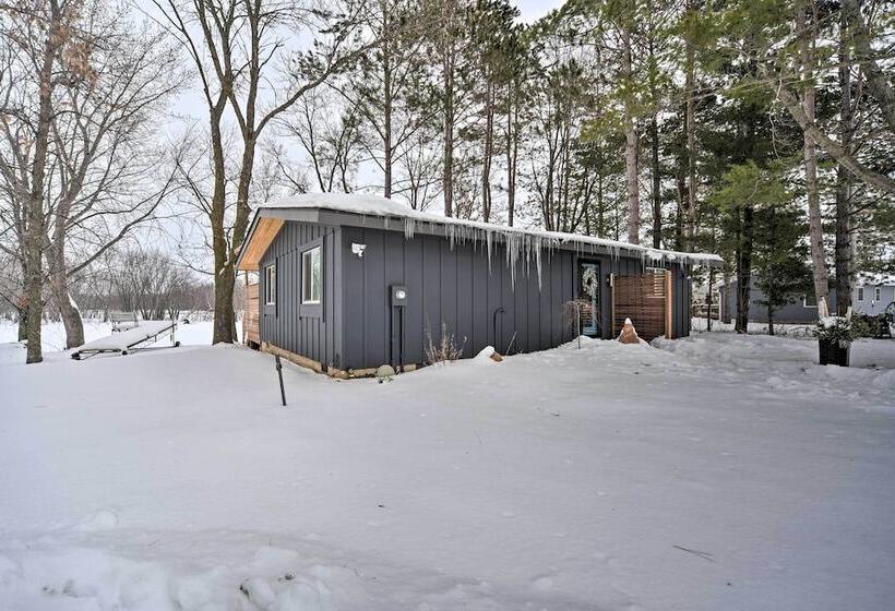 Pine City Getaway, Steps From Snake River!