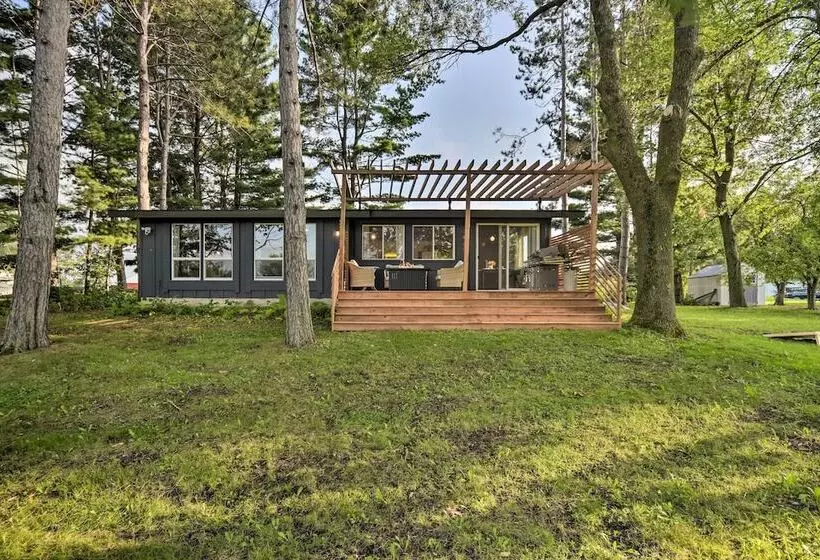 Pine City Getaway, Steps From Snake River!