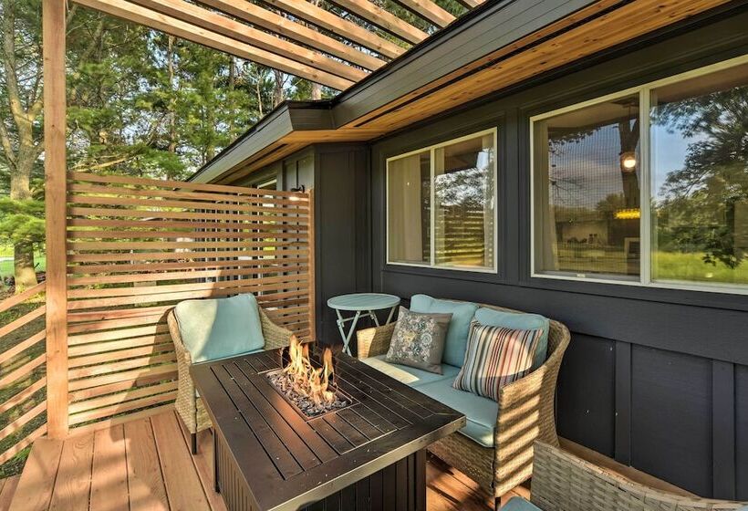 Pine City Getaway, Steps From Snake River!