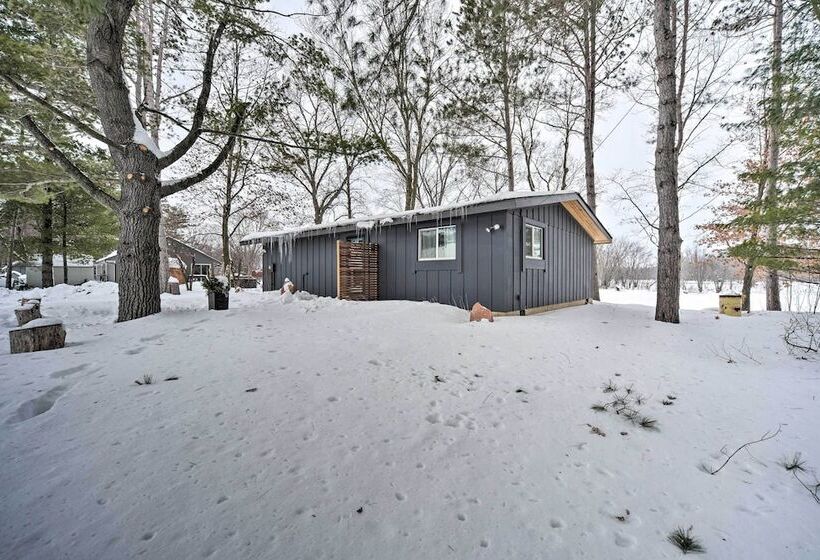 Pine City Getaway, Steps From Snake River!