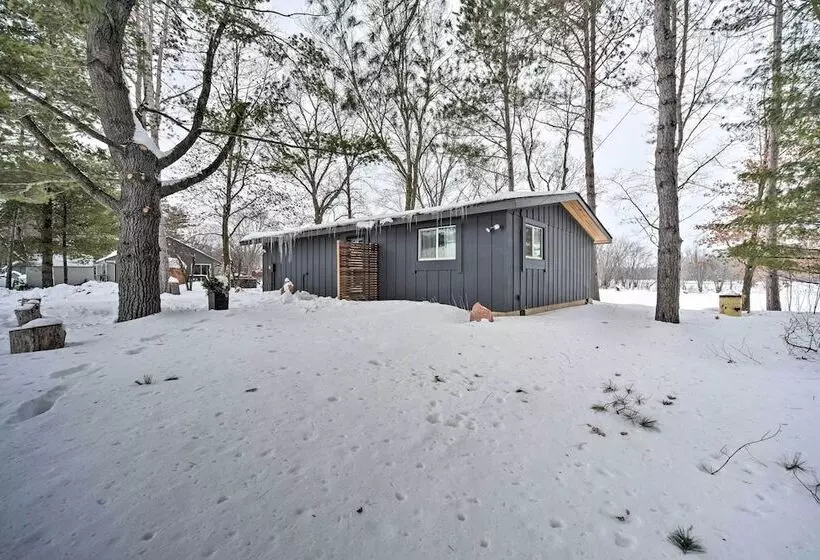 Pine City Getaway, Steps From Snake River!
