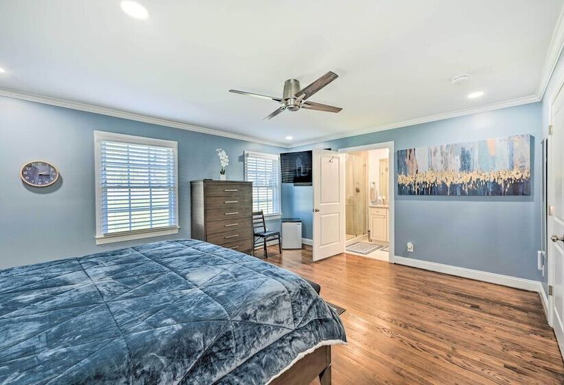 Ranch Style Home 7 Mi To Downtown Greensboro!