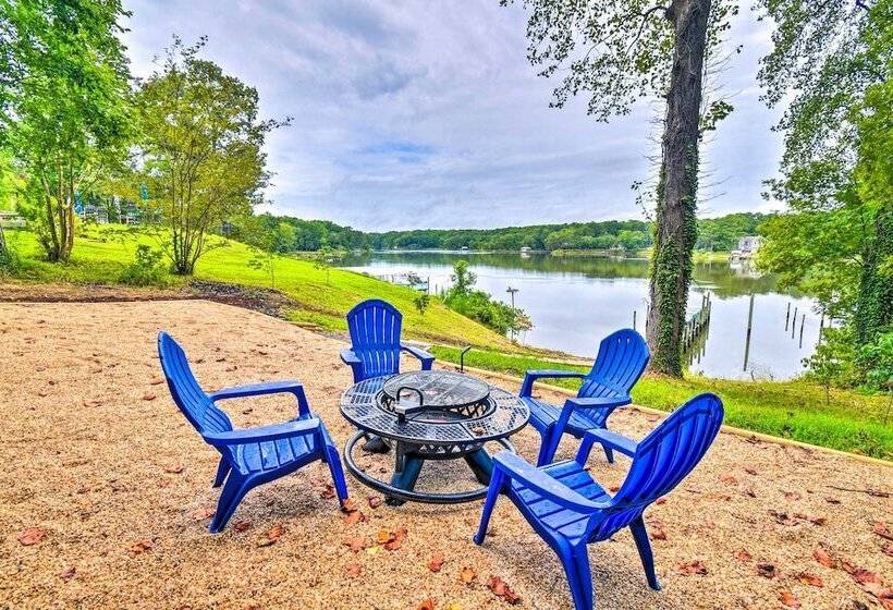 Relaxing Riverfront Cottage W/ Boat Dock!
