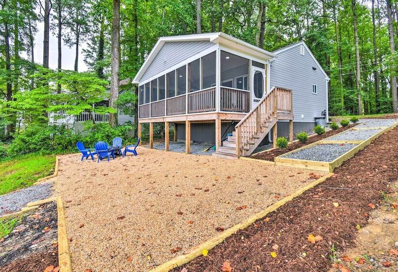 Relaxing Riverfront Cottage W/ Boat Dock!
