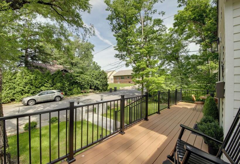 Renovated Bloomington Home Steps To Campus!