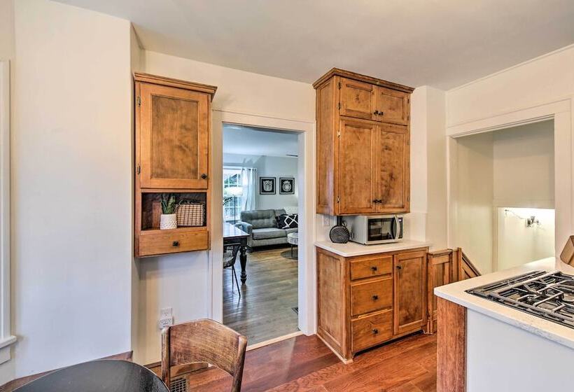 Renovated Bloomington Home Steps To Campus!