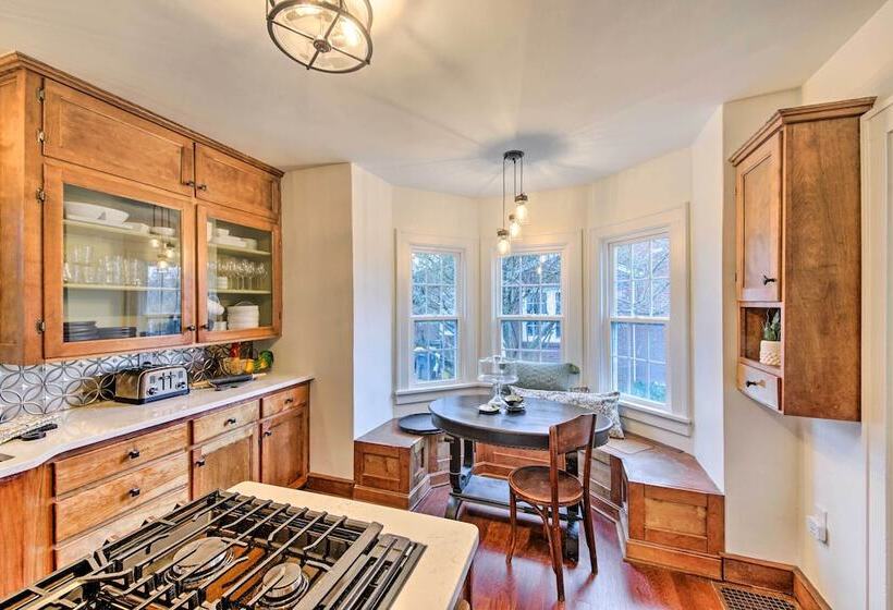 Renovated Bloomington Home Steps To Campus!