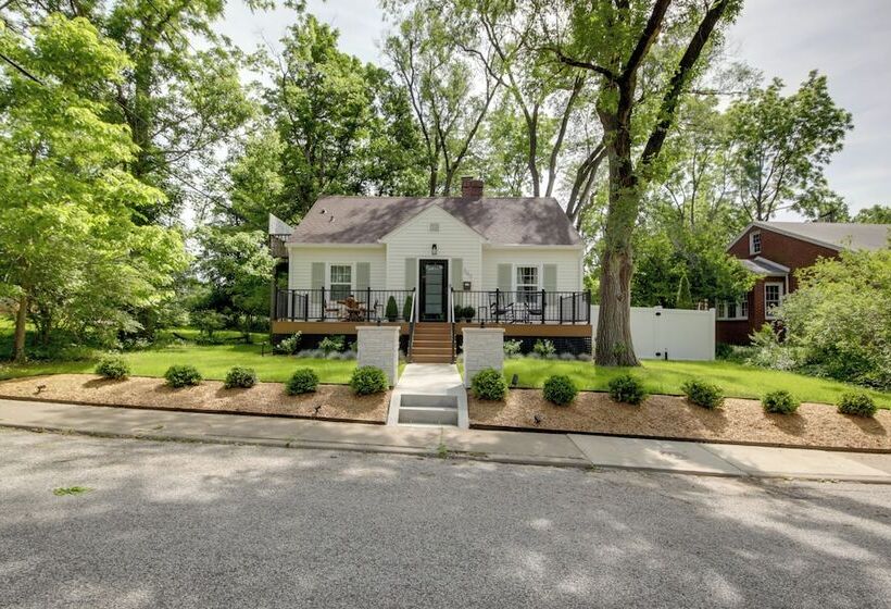 Renovated Bloomington Home Steps To Campus!