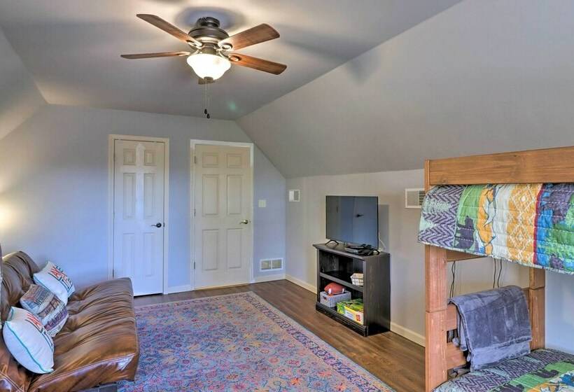 Rustic Lake View Home Near Greers Ferry Lake