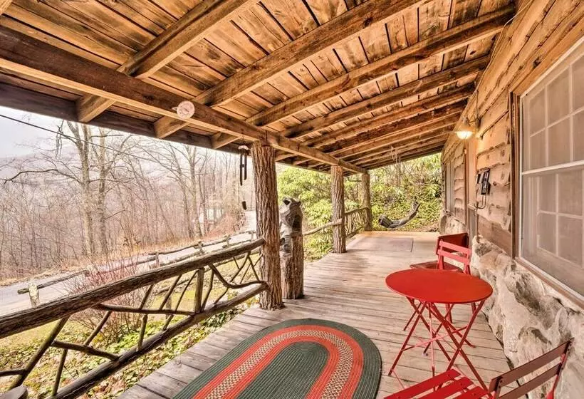 Rustic Maggie Valley Cabin W/ Mountain Views!