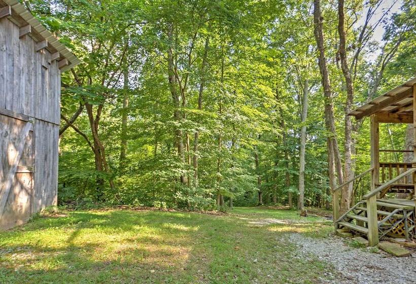 Rustic Taswell Cabin: Grill + Walk To Patoka Lake!