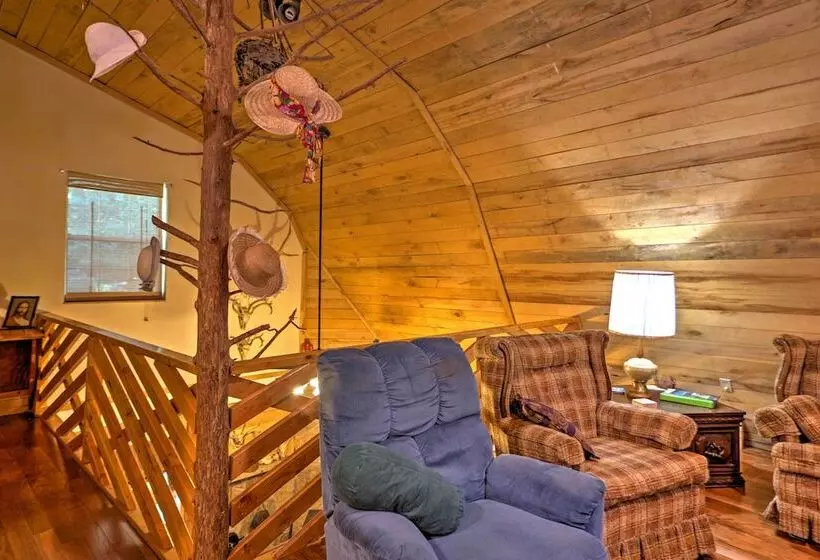 Rustic Taswell Cabin: Grill + Walk To Patoka Lake!