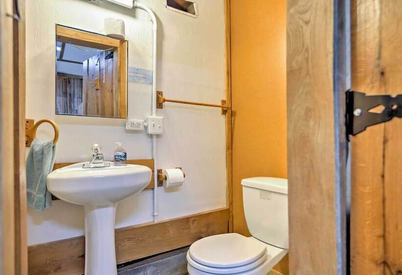 Rustic Taswell Cabin: Grill + Walk To Patoka Lake!