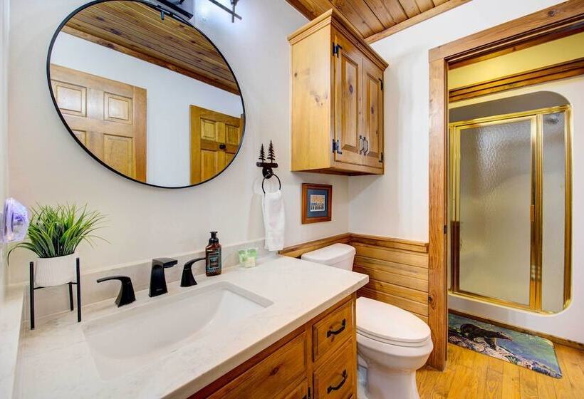 Secluded Beaver Lake Cabin W/ Private Dock!