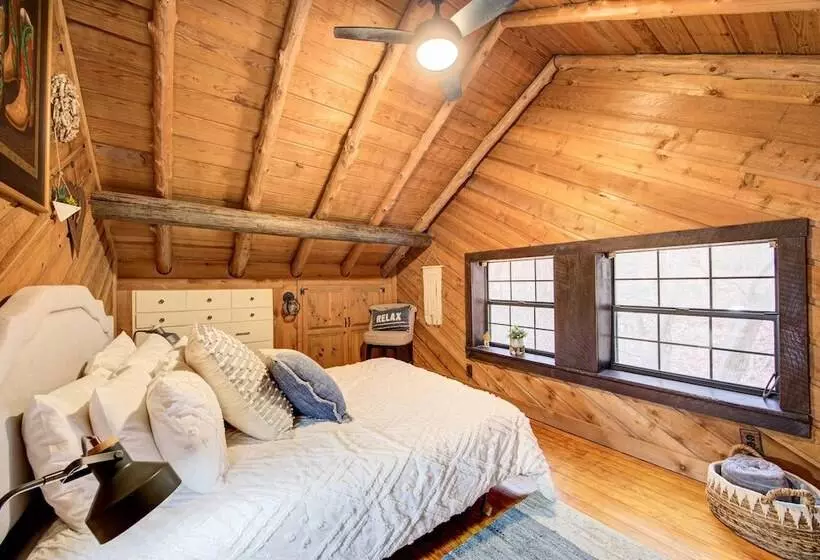Secluded Beaver Lake Cabin W/ Private Dock!