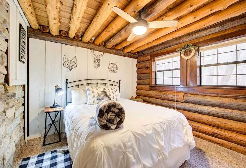 Secluded Beaver Lake Cabin W/ Private Dock!