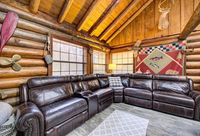 Secluded Beaver Lake Cabin W/ Private Dock!