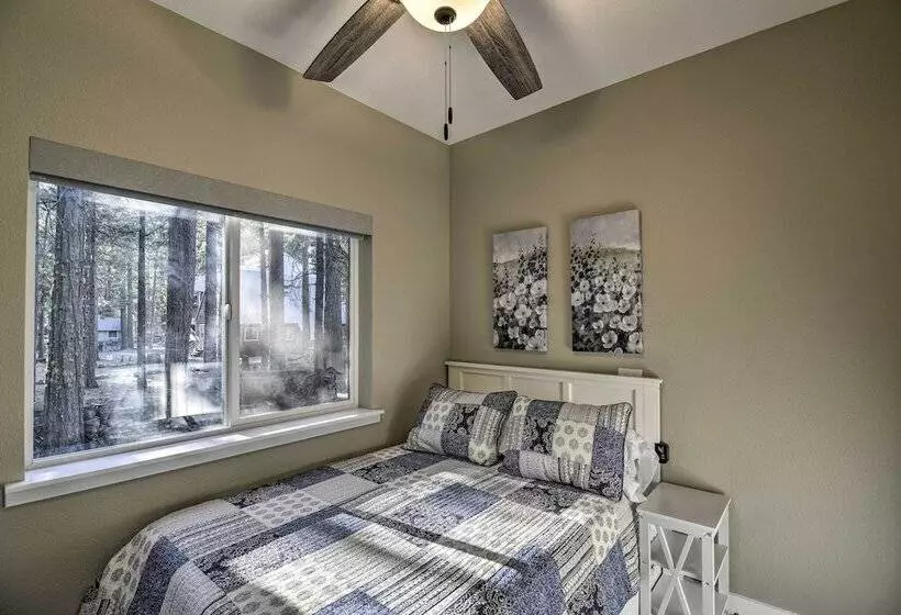 Secluded Butte Meadows Cabin W/ Deck & Grill!