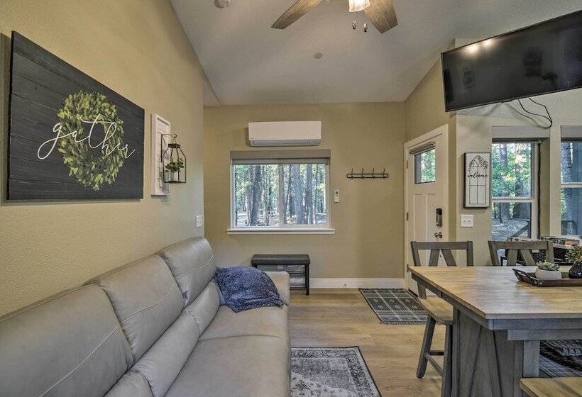 Secluded Butte Meadows Cabin W/ Deck & Grill!