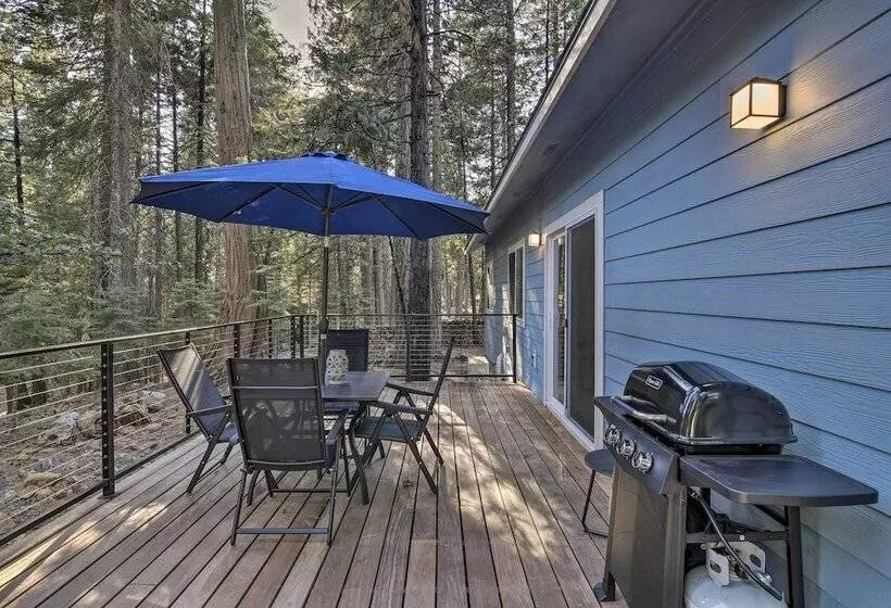 Secluded Butte Meadows Cabin W/ Deck & Grill!