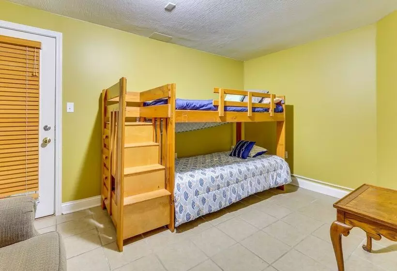 Spacious Buckeye Lake Home W/ Hot Tub & Fire Pit!