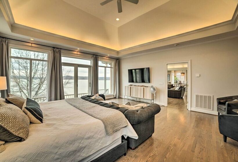 Spacious Lakefront Kentucky Home Rental!