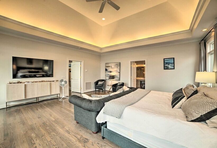 Spacious Lakefront Kentucky Home Rental!