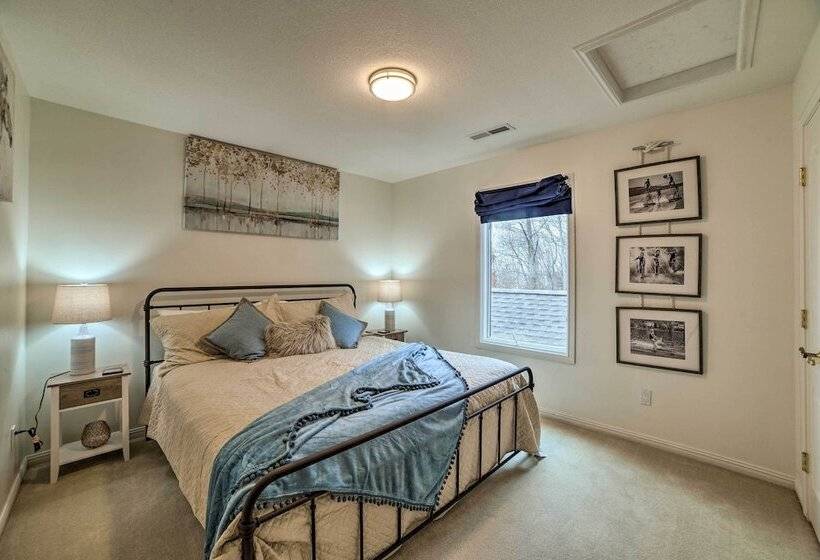 Spacious Lakefront Kentucky Home Rental!