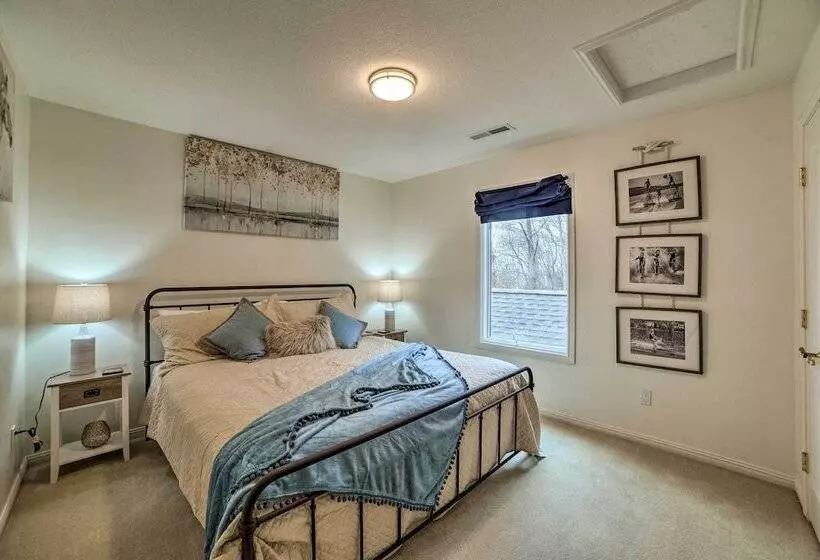 Spacious Lakefront Kentucky Home Rental!