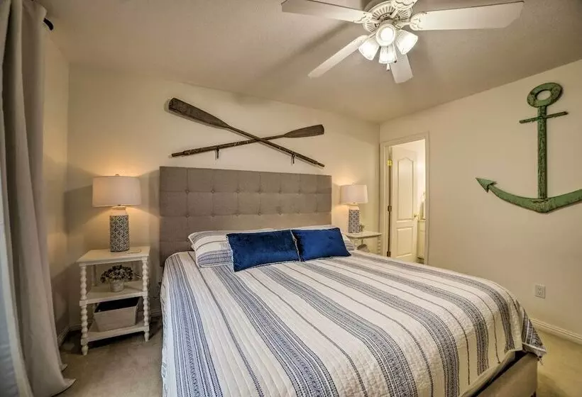 Spacious Lakefront Kentucky Home Rental!