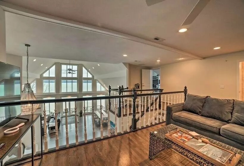 Spacious Lakefront Kentucky Home Rental!