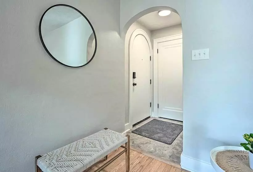 Benton Harbor  Gracie Cottage  W/ Hot Tub + Yard!