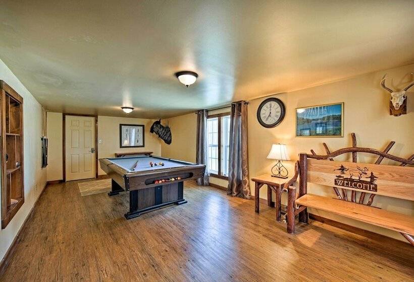 The Lodge : Klingerstown Home On 180 Acre Farm!